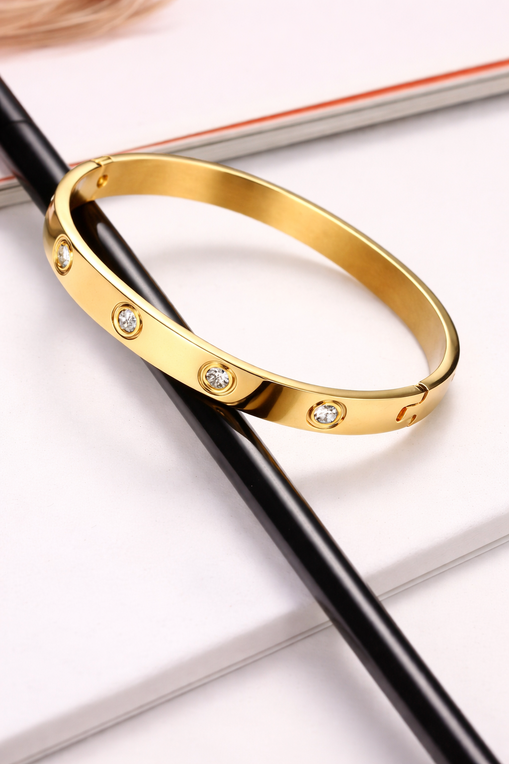 The Eternal Glow Linux | 18K Gold Finish Solitaire Edition