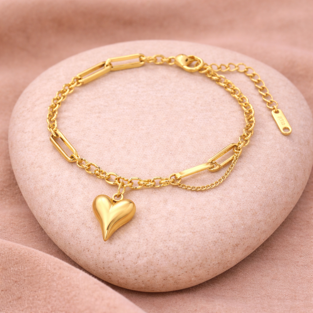 The Amour Link Charm Bracelet | 18K Gold Finish with Heart Pendant